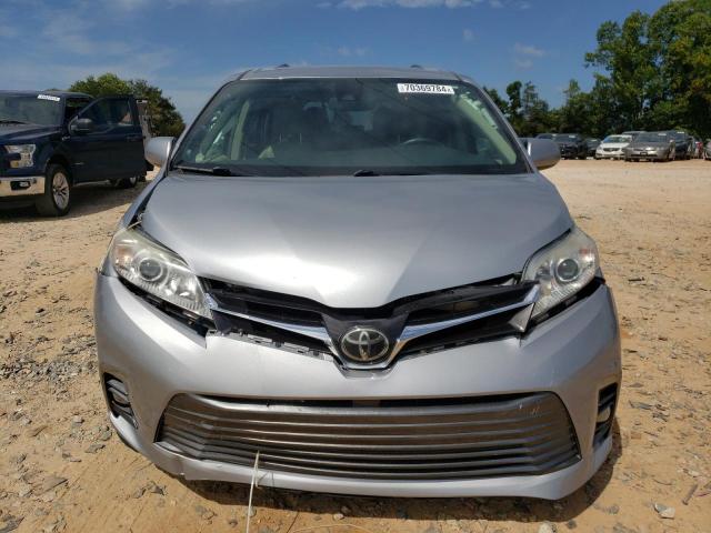 Photo 5 from auction – 2018 TOYOTA SIENNA XLE with VIN 5TDYZ3DC7JS924982