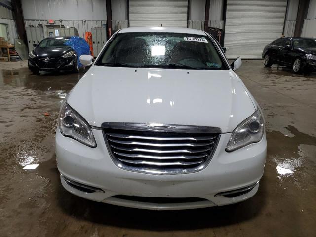صورة رقم 5 من المزاد - 2014 CHRYSLER 200 LX مع VIN 1C3CCBAB3EN206086