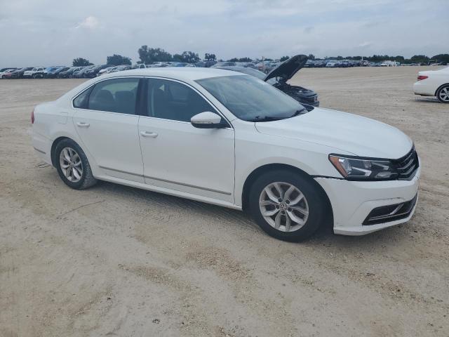 Photo 4 from auction – 2016 VOLKSWAGEN PASSAT S with VIN 1VWAS7A37GC028996