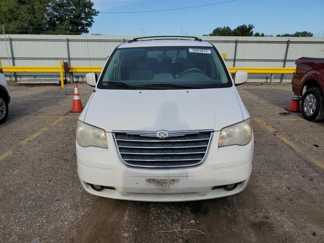 Photo 5 from auction – 2010 CHRYSLER TOWN & COU with VIN 2A4RR5D11AR235960
