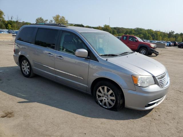 Photo 4 from auction – 2014 CHRYSLER TOWN & COU with VIN 2C4RC1BGXER343751