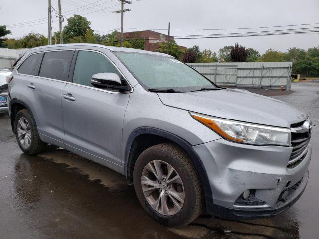 Photo 4 from auction – 2015 TOYOTA HIGHLANDER with VIN 5TDJKRFH0FS153547