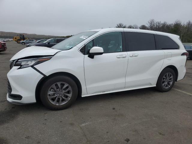 TOYOTA SIENNA LE 2021 with VIN 5TDKRKEC7MS041578 - Photo from auction