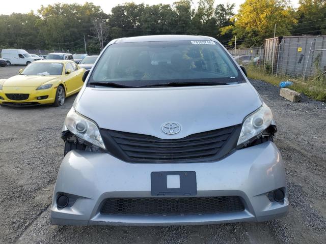 Photo 5 from auction – 2015 TOYOTA SIENNA with VIN 5TDZK3DC0FS565555