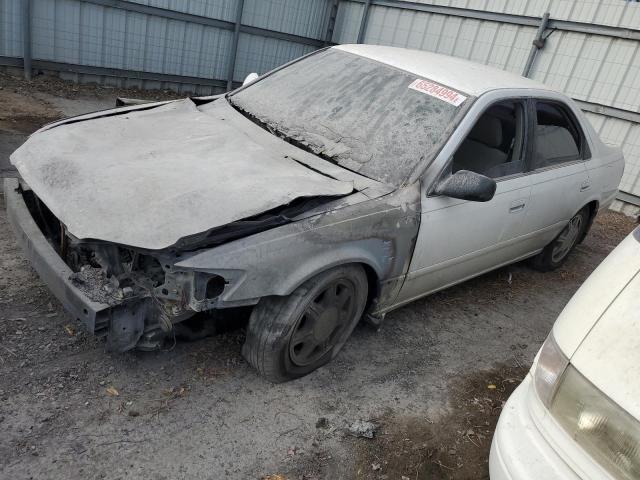 TOYOTA CAMRY CE 2000 with VIN 4T1BG22K8YU933238 - Photo from auction