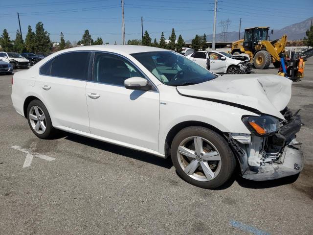 Photo 4 from auction – 2014 VOLKSWAGEN PASSAT S with VIN 1VWAT7A32EC039169