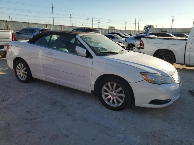 Photo 4 from auction – 2013 CHRYSLER 200 TOURIN with VIN 1C3BCBEG4DN718536