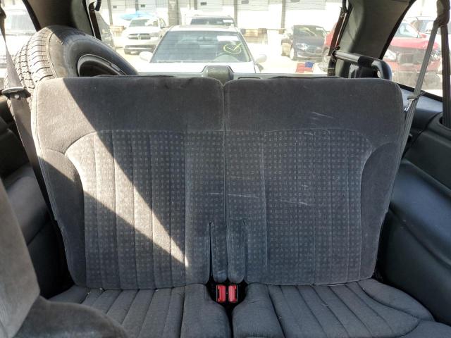 Photo 10 from auction – 2001 CHEVROLET BLAZER with VIN 1GNCS18W81K145158