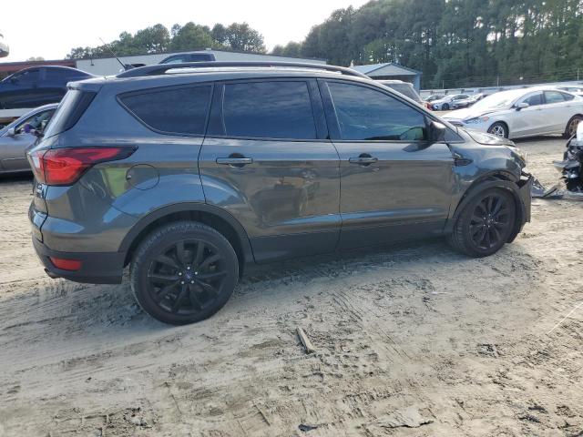 Photo 3 from auction – 2019 FORD ESCAPE SE with VIN 1FMCU9GD6KUB80655