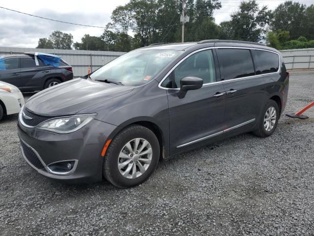 CHRYSLER PACIFICA T 2017 with VIN 2C4RC1BGXHR691957 - Photo from auction