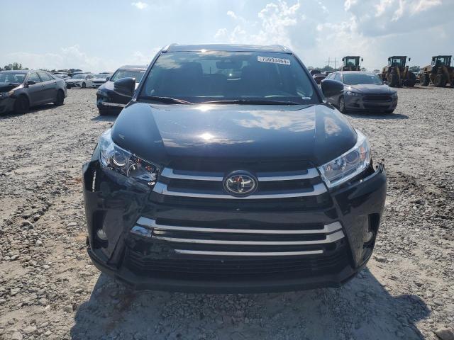 Photo 5 from auction – 2018 TOYOTA HIGHLANDER with VIN 5TDKZRFH0JS542634