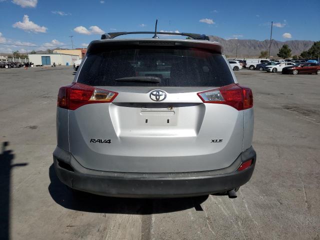 Photo 6 from auction – 2015 TOYOTA RAV4 XLE with VIN JTMWFREV0FJ035691
