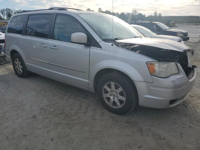 Photo 4 from auction – 2010 CHRYSLER TOWN & COU with VIN 2A4RR5D19AR215066
