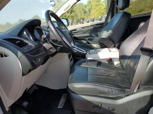 Photo 7 from auction – 2016 CHRYSLER TOWN & COU with VIN 2C4RC1CG2GR133047