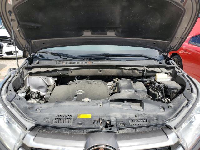 Photo 12 from auction – 2018 TOYOTA HIGHLANDER with VIN 5TDJZRFH3JS496910
