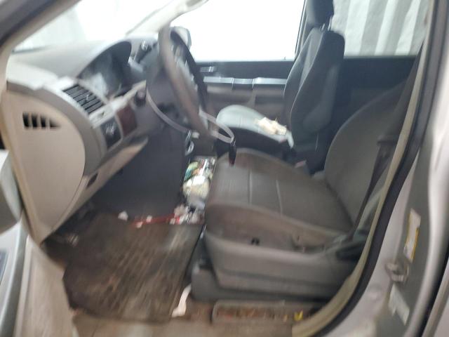 Photo 7 from auction – 2010 CHRYSLER TOWN & COU with VIN 2A4RR2D16AR338399