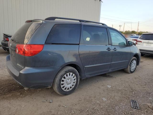 Photo 3 from auction – 2010 TOYOTA SIENNA CE with VIN 5TDKK4CC0AS319980
