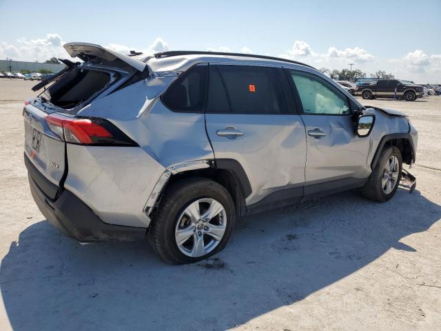 Photo 3 from auction – 2021 TOYOTA RAV4 XLE with VIN 2T3W1RFV8MC113227