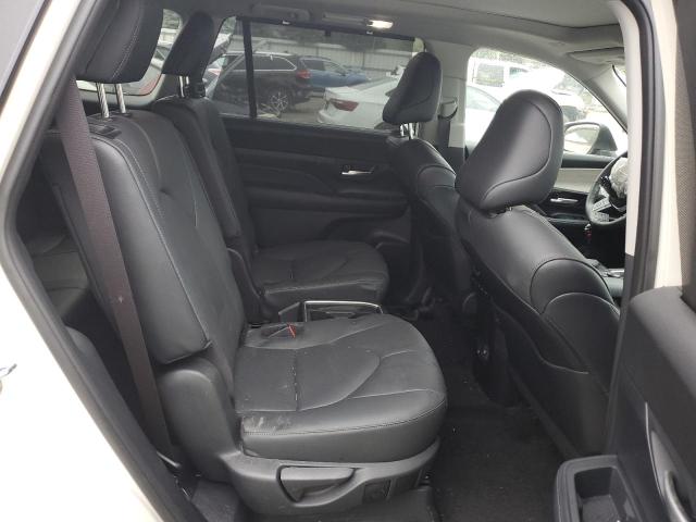 Photo 11 from auction – 2024 TOYOTA GRAND HIGH with VIN 5TDAAAB54RS019595