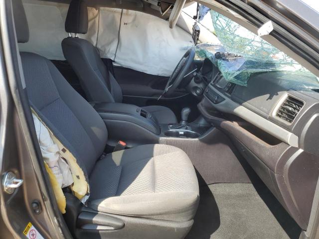 Photo 7 from auction – 2018 TOYOTA HIGHLANDER with VIN 5TDZARFH0JS039093