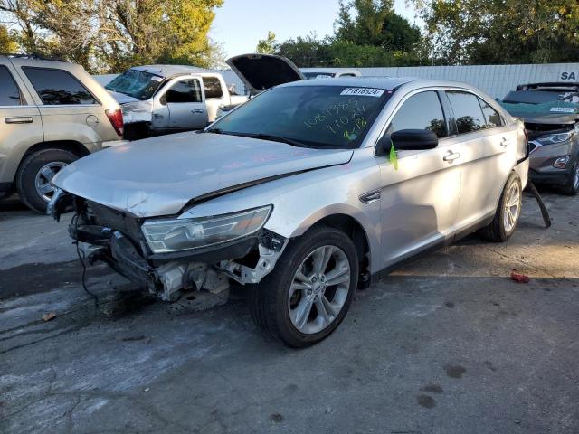 FORD TAURUS SE 2015 с VIN 1FAHP2D82FG130636 - Снимка от търг