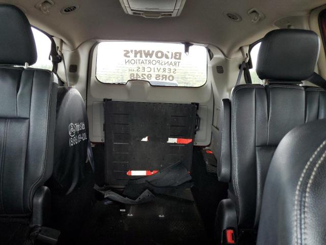 Photo 10 from auction – 2015 CHRYSLER TOWN & COU with VIN 2C4RC1BG1FR752223