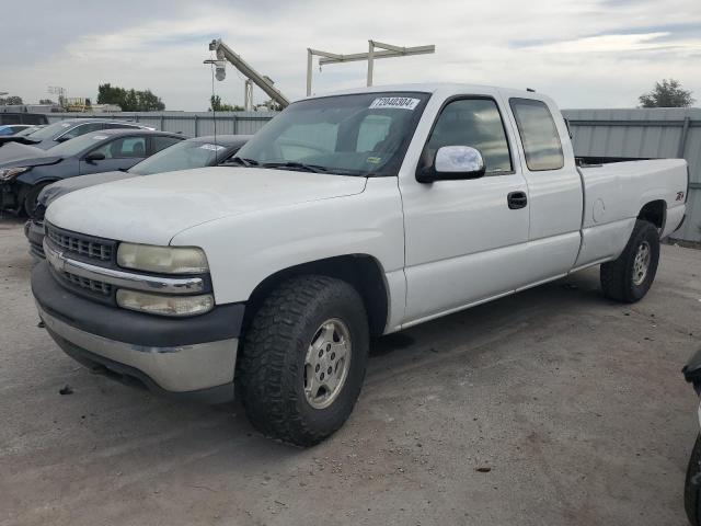 CHEVROLET SILVERADO 2000 with VIN 1GCEK19T9YE274203 - Photo from auction