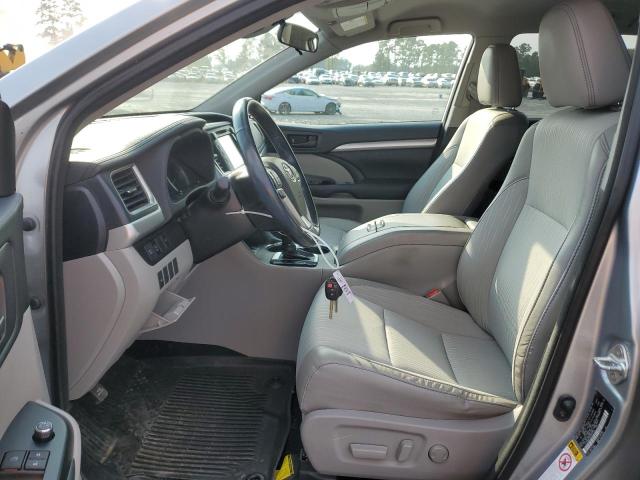 Photo 7 from auction – 2018 TOYOTA HIGHLANDER with VIN 5TDBZRFH4JS855153