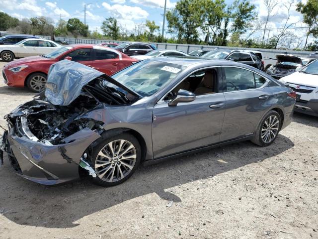 LEXUS ES 300H 2019 with VIN 58AB21B13KU001772 - Photo from auction