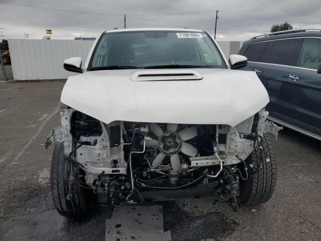 Photo 5 from auction – 2019 TOYOTA 4RUNNER SR with VIN JTEBU5JR2K5669167