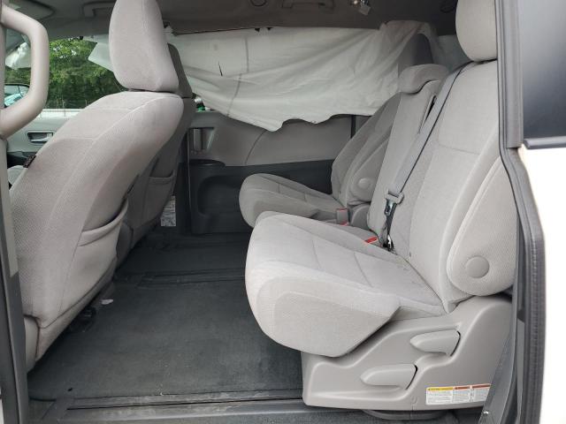 Photo 11 from auction – 2016 TOYOTA SIENNA LE with VIN 5TDKK3DC7GS720783