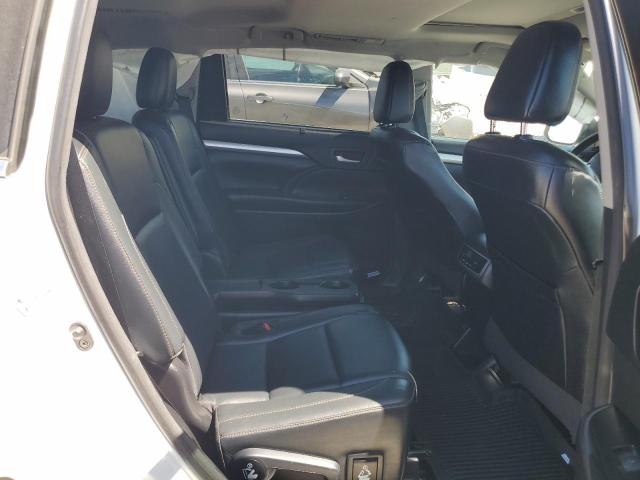 Photo 11 from auction – 2017 TOYOTA HIGHLANDER with VIN 5TDKZRFH7HS517515