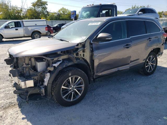 TOYOTA HIGHLANDER 2019 with VIN 5TDJZRFH9KS580845 - Photo from auction