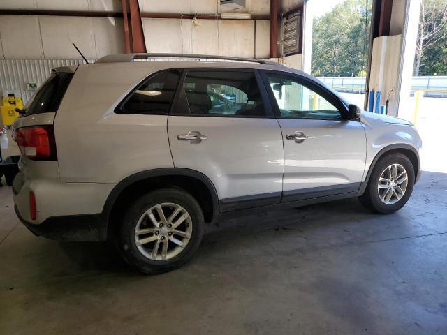 Photo 3 from auction – 2015 KIA SORENTO LX with VIN 5XYKT4A63FG593883