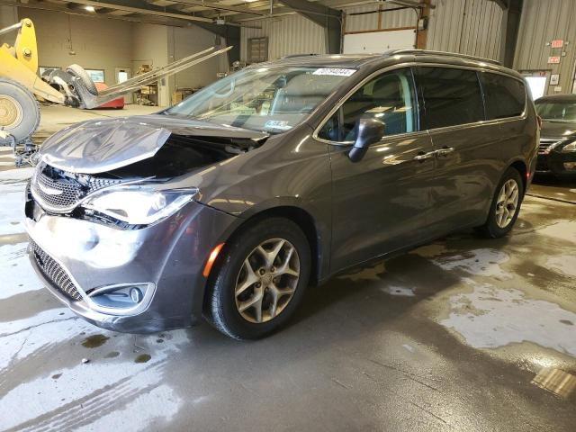 CHRYSLER PACIFICA T 2017 with VIN 2C4RC1BG3HR850866 - Photo from auction