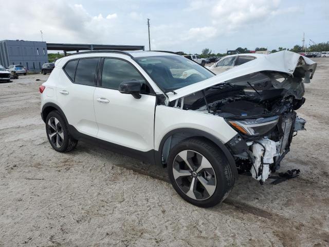 Photo 4 from auction – 2024 VOLVO XC40 CORE with VIN YV4L12UK1R2307578