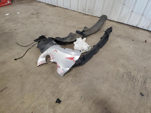 Photo 13 from auction – 2015 TOYOTA RAV4 LE with VIN JTMBFREV0FD164771