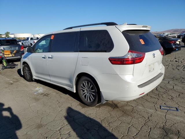 Photo 2 from auction – 2020 TOYOTA SIENNA XLE with VIN 5TDYZ3DC7LS080252
