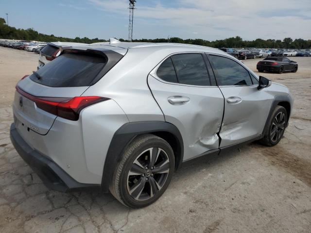 Photo 3 from auction – 2019 LEXUS UX 200 with VIN JTHY3JBH6K2018088
