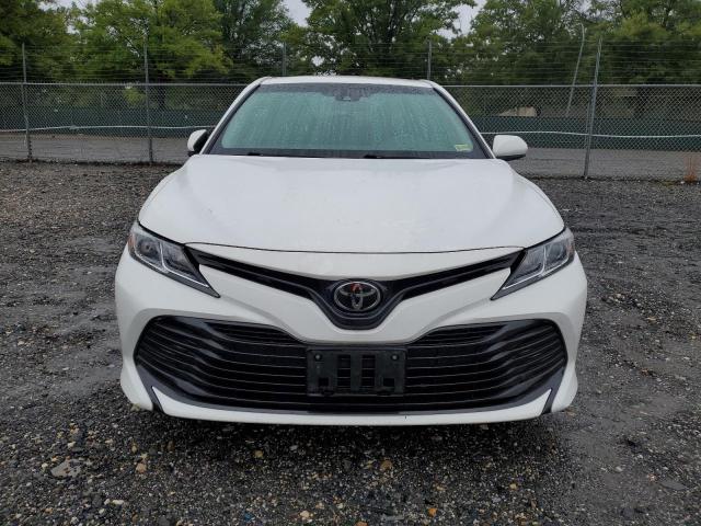 Photo 5 from auction – 2018 TOYOTA CAMRY L with VIN 4T1B11HK3JU582425