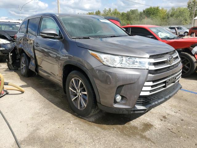 Foto 4 de la subasta – 2018 TOYOTA HIGHLANDER con VIN 5TDJZRFH3JS496910