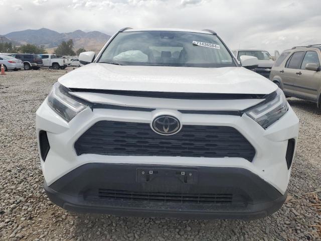 Photo 5 from auction – 2022 TOYOTA RAV4 XLE with VIN 2T3P1RFVXNW274201