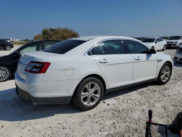 Photo 3 from auction – 2015 FORD TAURUS SEL with VIN 1FAHP2E82FG104990