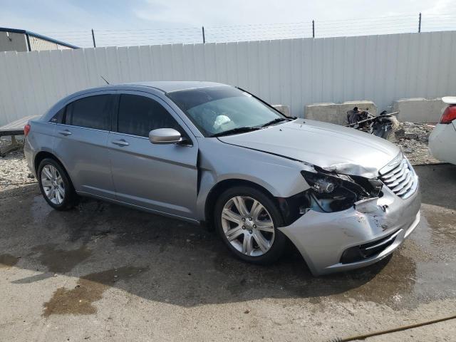 Photo 4 from auction – 2013 CHRYSLER 200 LX with VIN 1C3CCBABXDN698176