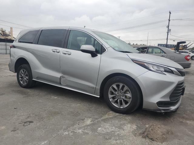 Photo 4 from auction – 2021 TOYOTA SIENNA with VIN 5TDKRKEC4MS047399