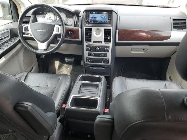 Photo 8 from auction – 2010 CHRYSLER TOWN & COU with VIN 2A4RR8DX1AR423349