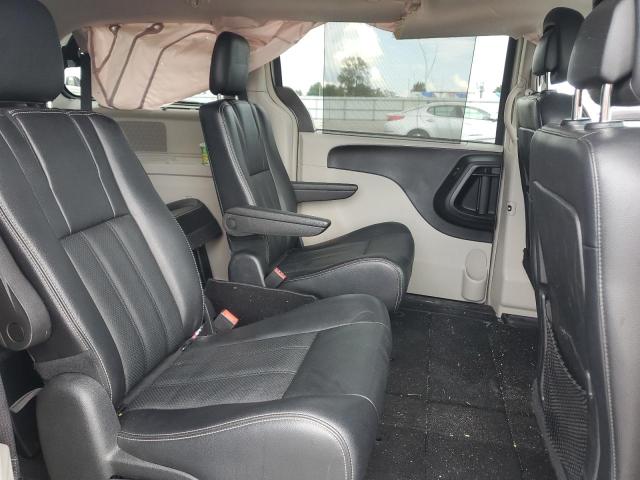 Photo 11 from auction – 2016 CHRYSLER TOWN & COU with VIN 2C4RC1CG9GR285729