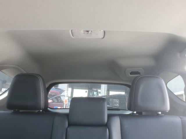 Photo 10 from auction – 2017 TOYOTA RAV4 LIMIT with VIN 2T3DFREV2HW637374