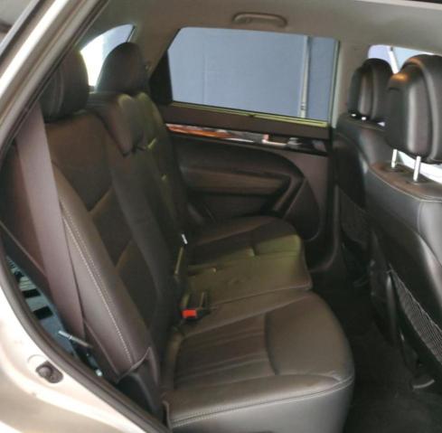 Photo 11 from auction – 2015 KIA SORENTO LX with VIN 5XYKTCA65FG644763