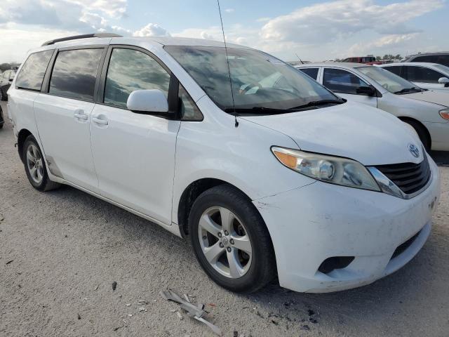 Photo 4 from auction – 2014 TOYOTA SIENNA LE with VIN 5TDKK3DC2ES408027